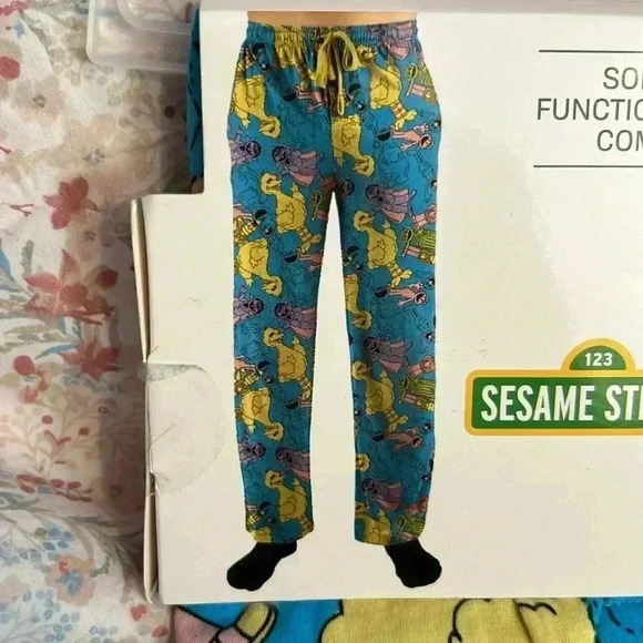 Sesame Street sleep pants for men. - Picture 2 of 6